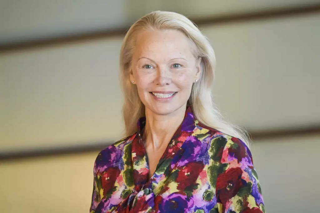 Pamela Anderson dice «basta»: adiós al mito, hola a la mujer&nbsp;real